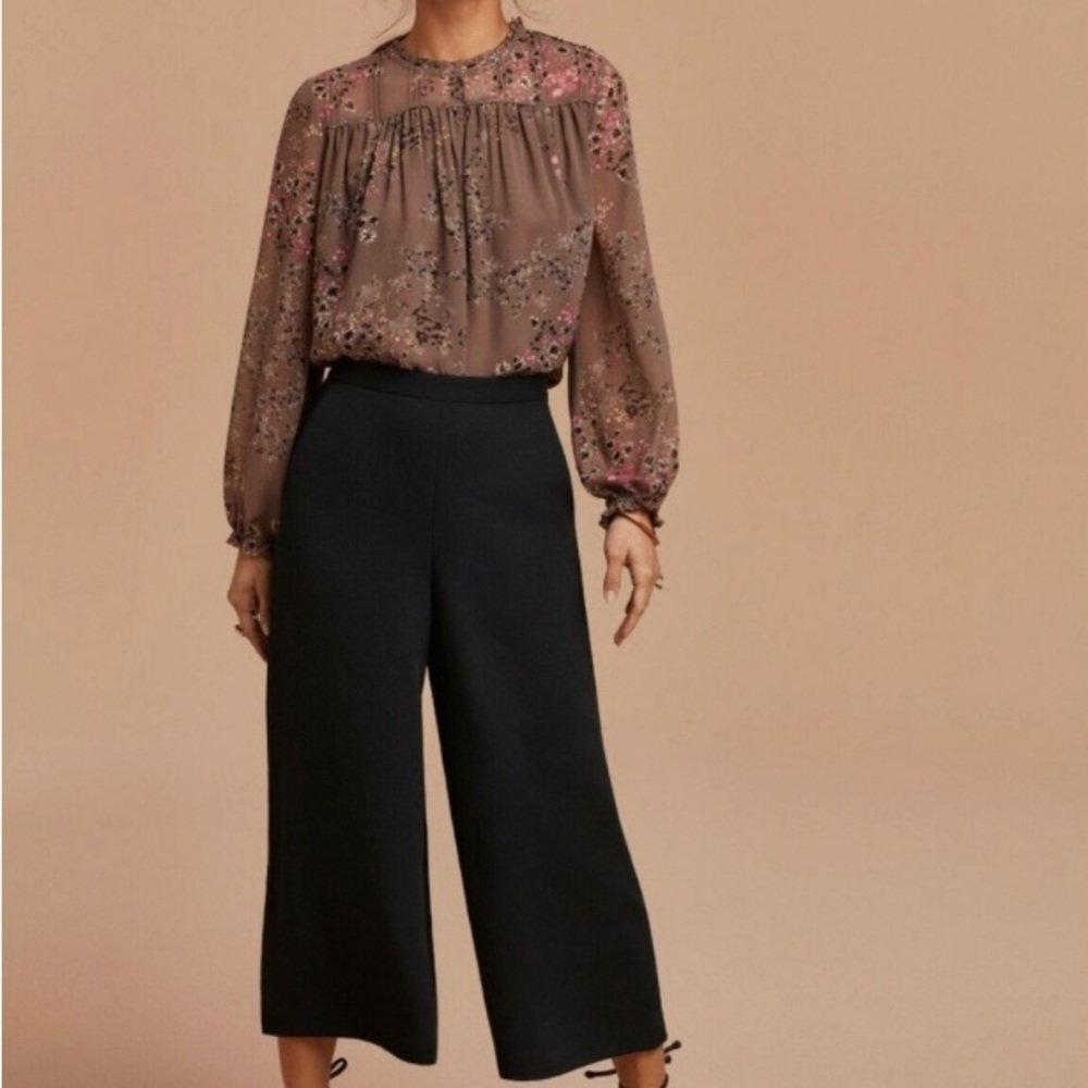 Aritzia Wide Leg Cropped Culotte Pants Black Size 6 Fits Small Minimal Chic - Picture 5 of 7